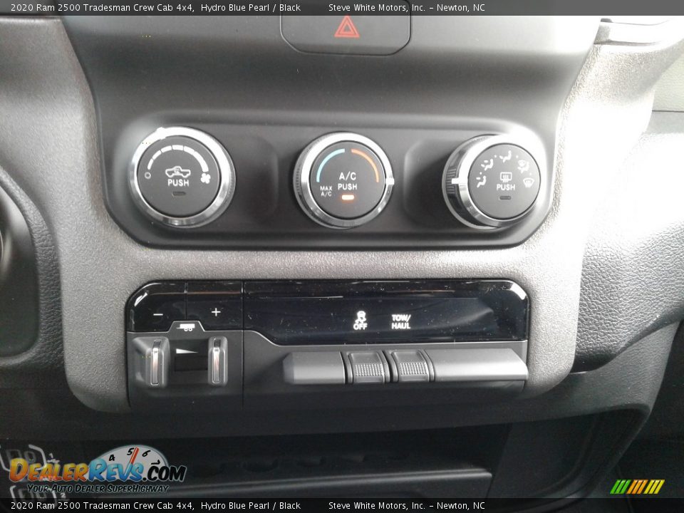 Controls of 2020 Ram 2500 Tradesman Crew Cab 4x4 Photo #24