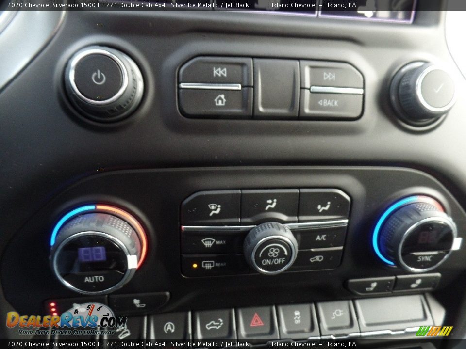 Controls of 2020 Chevrolet Silverado 1500 LT Z71 Double Cab 4x4 Photo #32