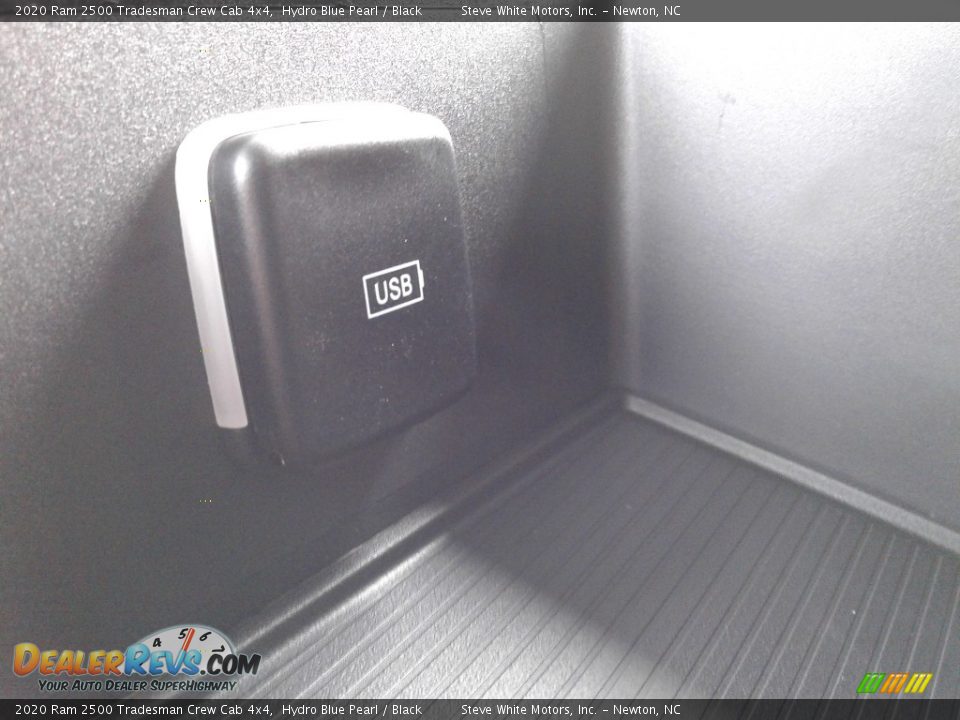 2020 Ram 2500 Tradesman Crew Cab 4x4 Hydro Blue Pearl / Black Photo #26