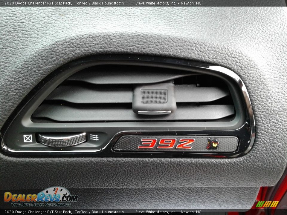 2020 Dodge Challenger R/T Scat Pack TorRed / Black Houndstooth Photo #16