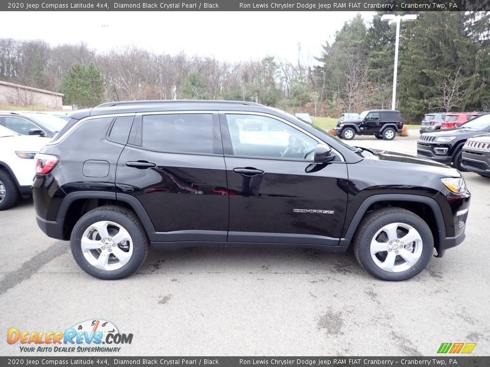 2020 Jeep Compass Latitude 4x4 Diamond Black Crystal Pearl / Black Photo #6
