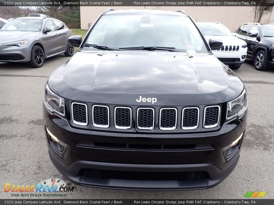 2020 Jeep Compass Latitude 4x4 Diamond Black Crystal Pearl / Black Photo #8