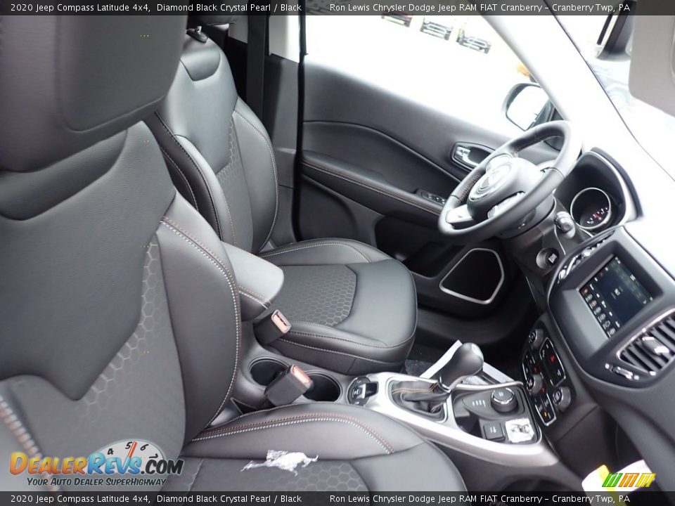 2020 Jeep Compass Latitude 4x4 Diamond Black Crystal Pearl / Black Photo #10