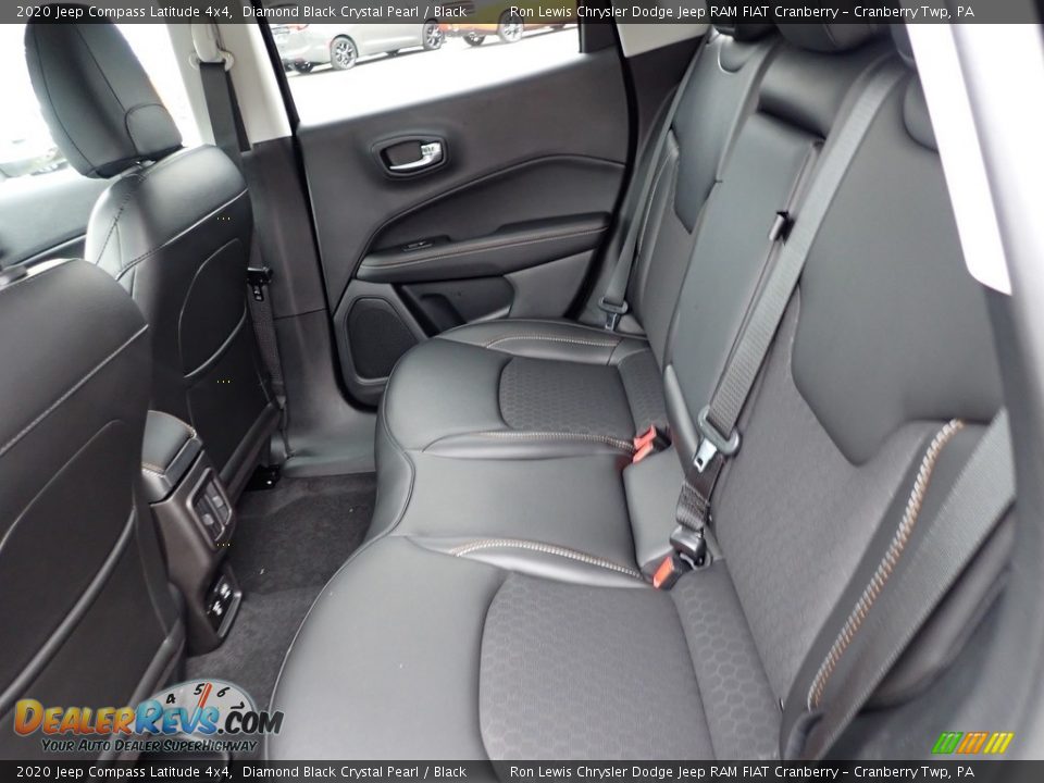 2020 Jeep Compass Latitude 4x4 Diamond Black Crystal Pearl / Black Photo #12