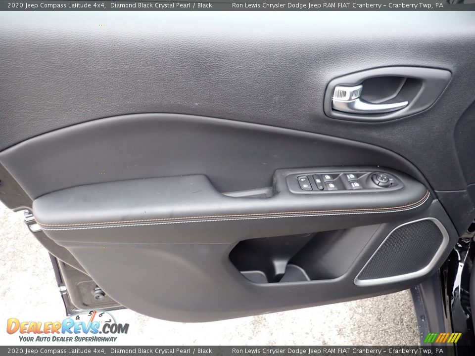 2020 Jeep Compass Latitude 4x4 Diamond Black Crystal Pearl / Black Photo #14
