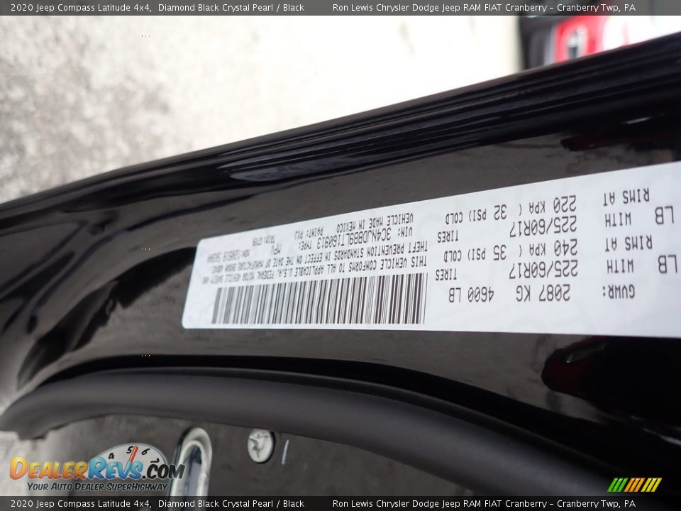 2020 Jeep Compass Latitude 4x4 Diamond Black Crystal Pearl / Black Photo #15