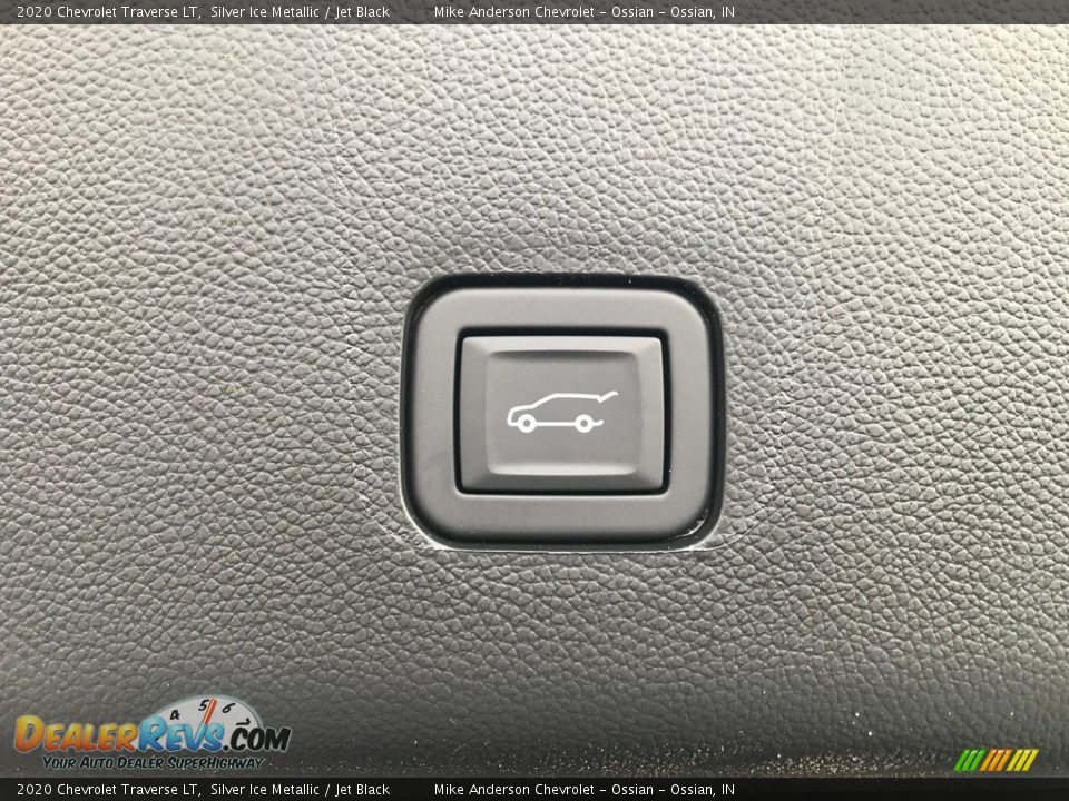 2020 Chevrolet Traverse LT Silver Ice Metallic / Jet Black Photo #11