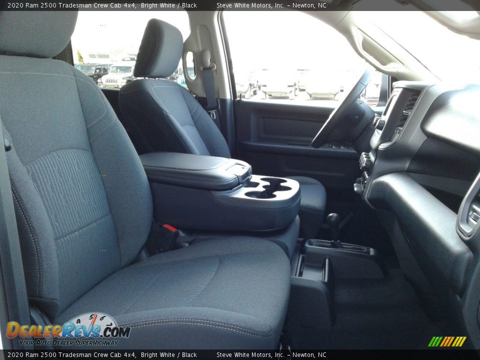 2020 Ram 2500 Tradesman Crew Cab 4x4 Bright White / Black Photo #17