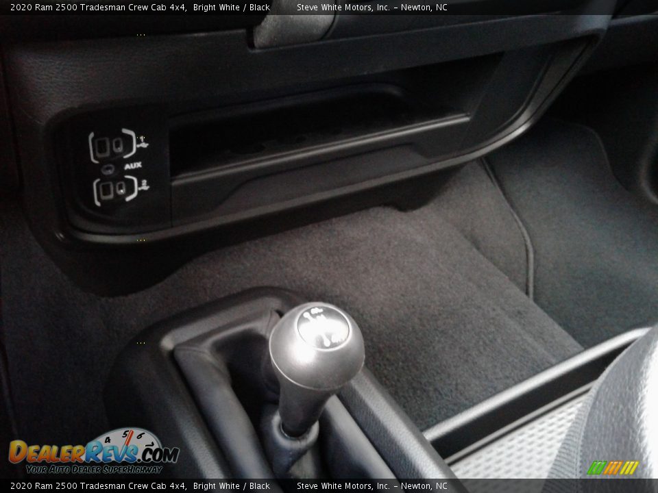 2020 Ram 2500 Tradesman Crew Cab 4x4 Bright White / Black Photo #25