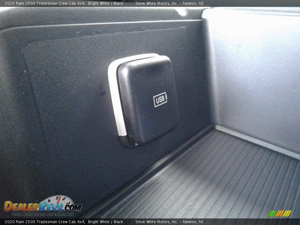 2020 Ram 2500 Tradesman Crew Cab 4x4 Bright White / Black Photo #26
