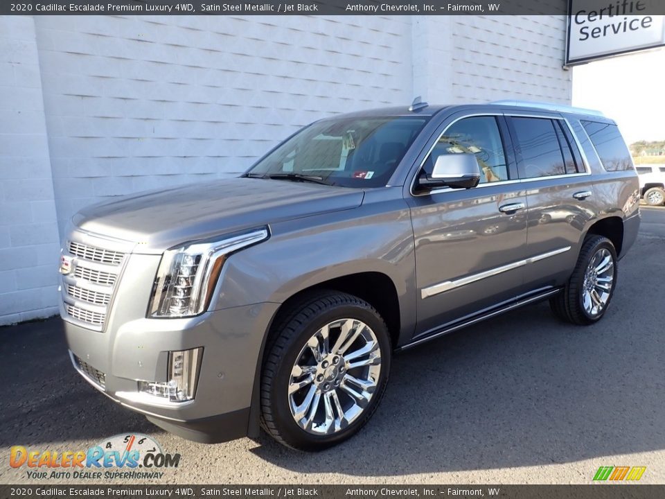 Front 3/4 View of 2020 Cadillac Escalade Premium Luxury 4WD Photo #2