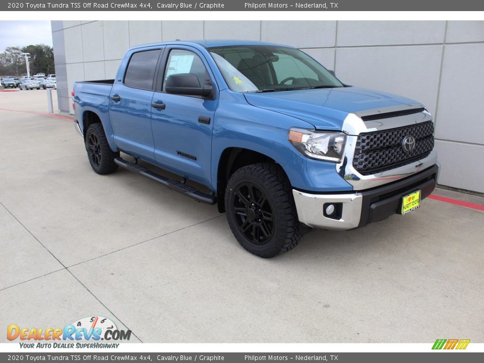 Front 3/4 View of 2020 Toyota Tundra TSS Off Road CrewMax 4x4 Photo #2