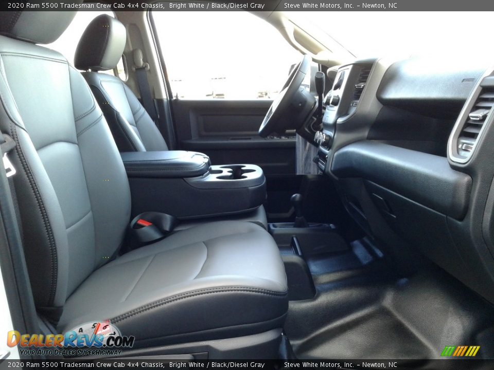 2020 Ram 5500 Tradesman Crew Cab 4x4 Chassis Bright White / Black/Diesel Gray Photo #16