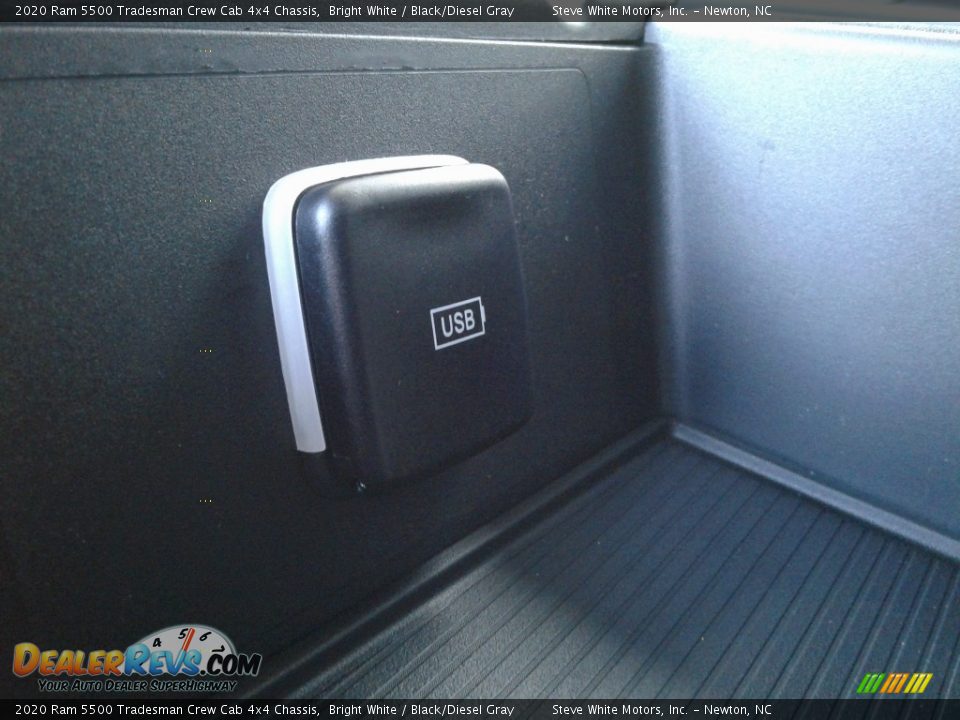 2020 Ram 5500 Tradesman Crew Cab 4x4 Chassis Bright White / Black/Diesel Gray Photo #24