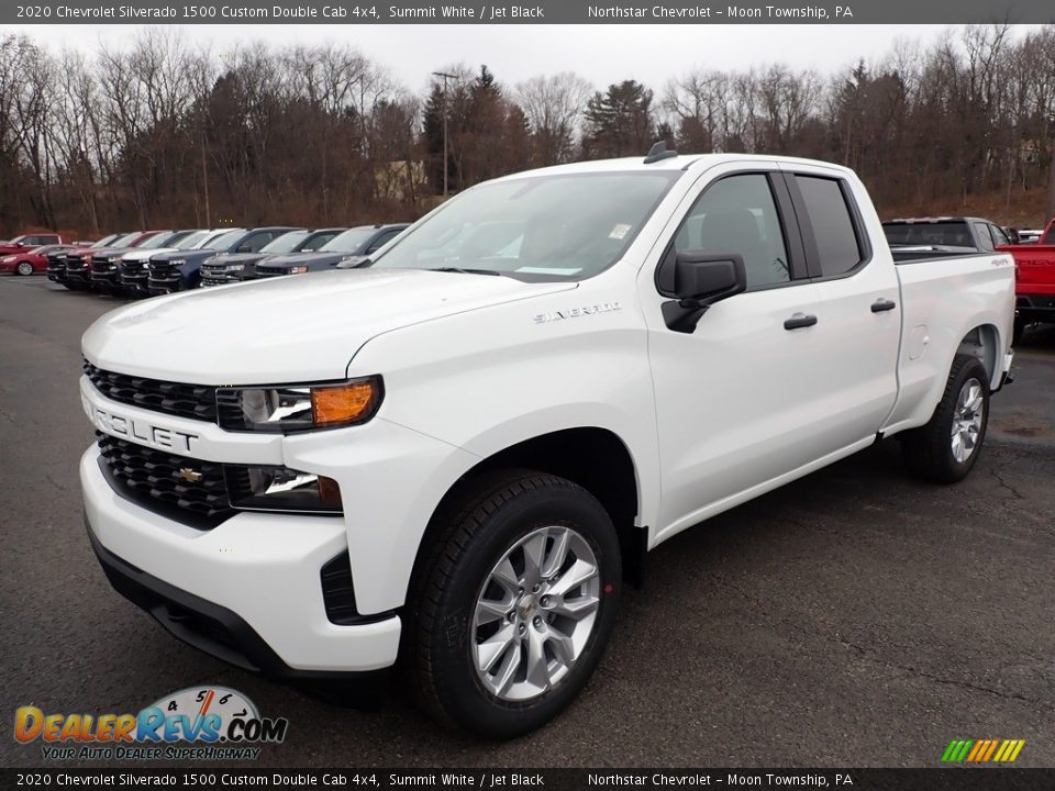 Front 3/4 View of 2020 Chevrolet Silverado 1500 Custom Double Cab 4x4 Photo #1