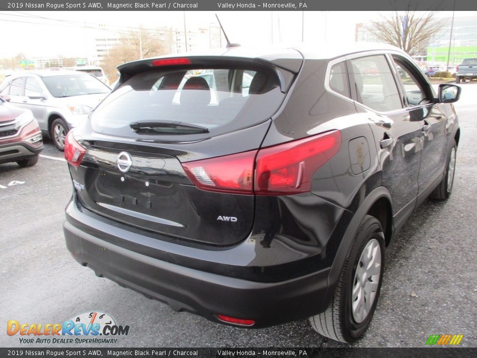 2019 Nissan Rogue Sport S AWD Magnetic Black Pearl / Charcoal Photo #5