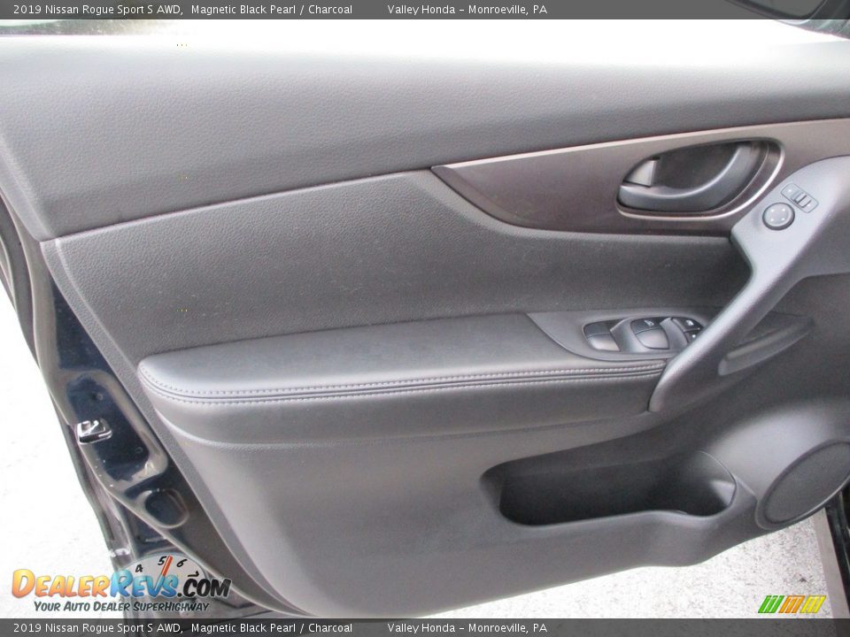 2019 Nissan Rogue Sport S AWD Magnetic Black Pearl / Charcoal Photo #11