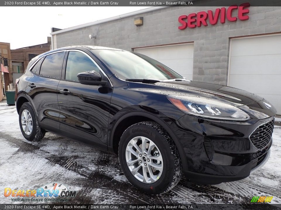 Front 3/4 View of 2020 Ford Escape SE 4WD Photo #9