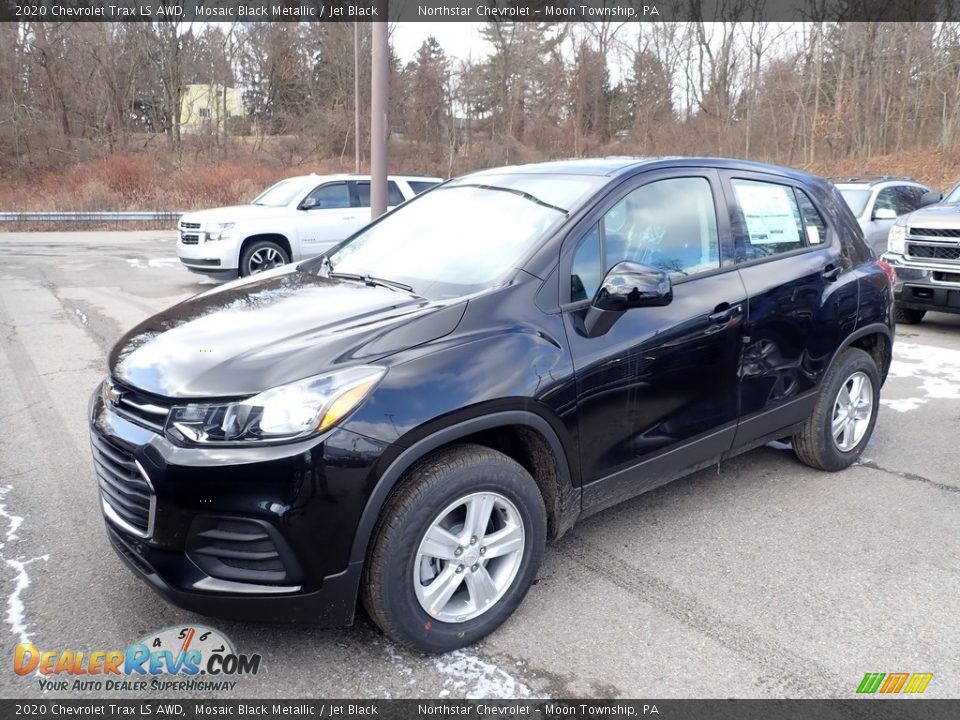 Front 3/4 View of 2020 Chevrolet Trax LS AWD Photo #1