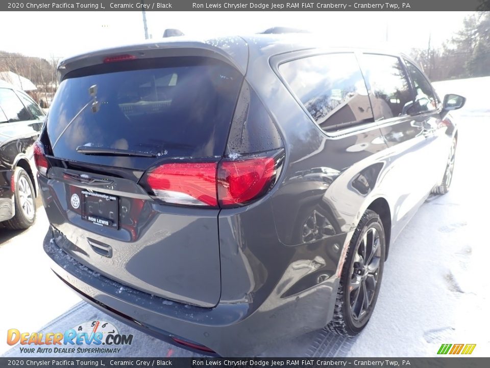 2020 Chrysler Pacifica Touring L Ceramic Grey / Black Photo #5