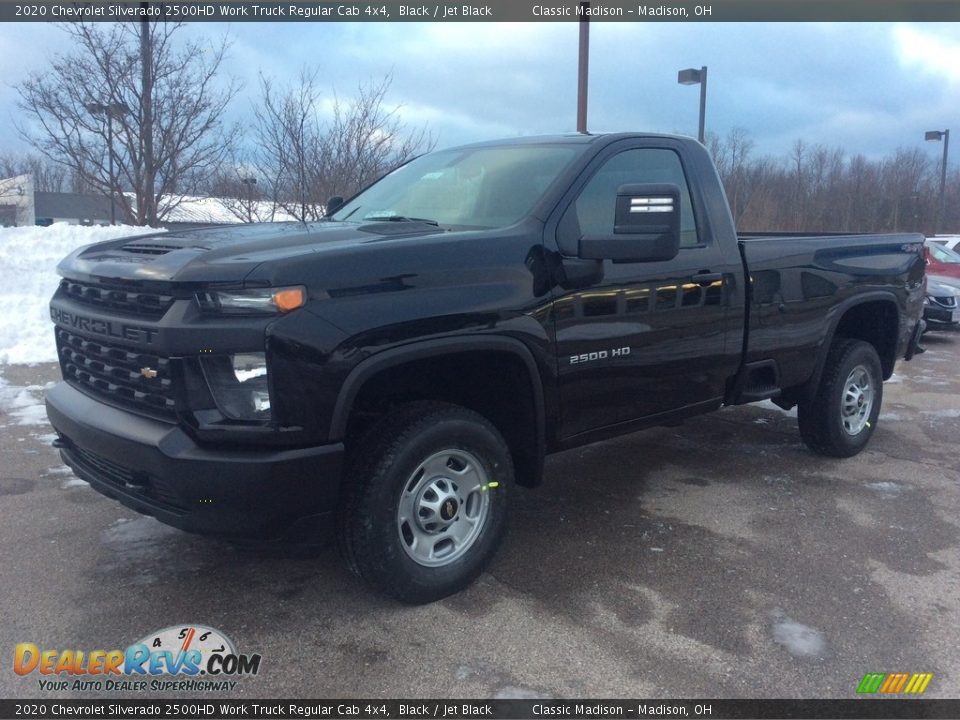 Front 3/4 View of 2020 Chevrolet Silverado 2500HD Work Truck Regular Cab 4x4 Photo #5