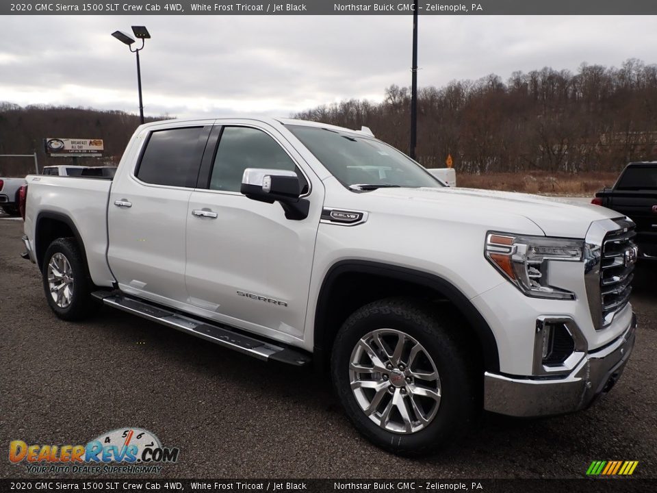 Front 3/4 View of 2020 GMC Sierra 1500 SLT Crew Cab 4WD Photo #3