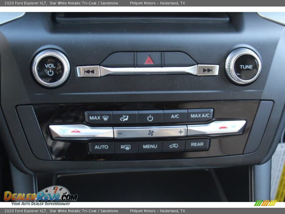 2020 Ford Explorer XLT Star White Metallic Tri-Coat / Sandstone Photo #16