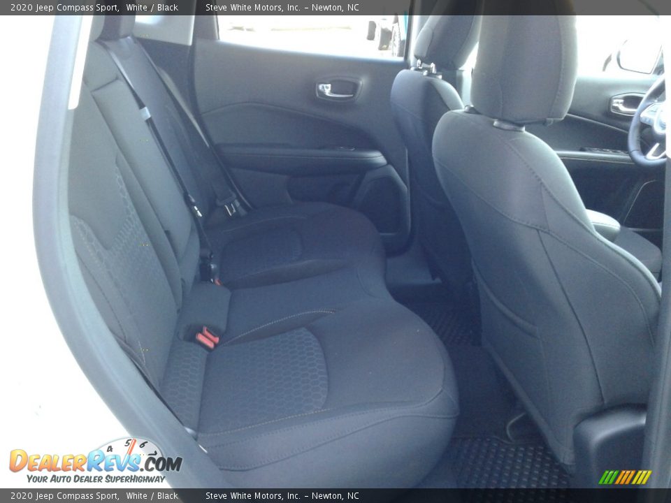 2020 Jeep Compass Sport White / Black Photo #16