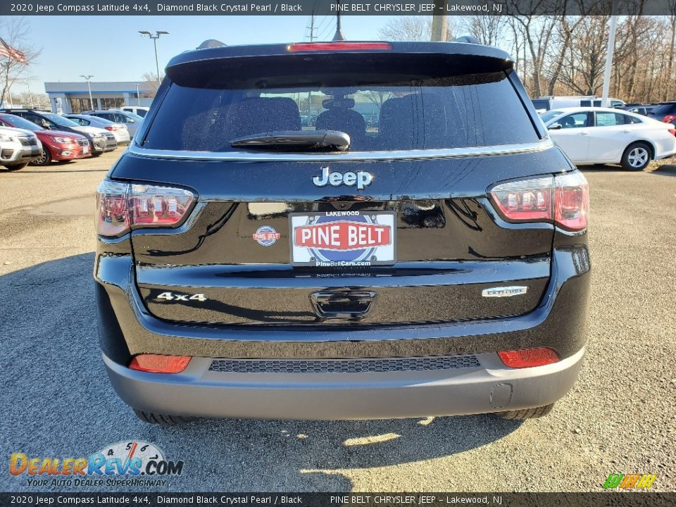 2020 Jeep Compass Latitude 4x4 Diamond Black Crystal Pearl / Black Photo #5