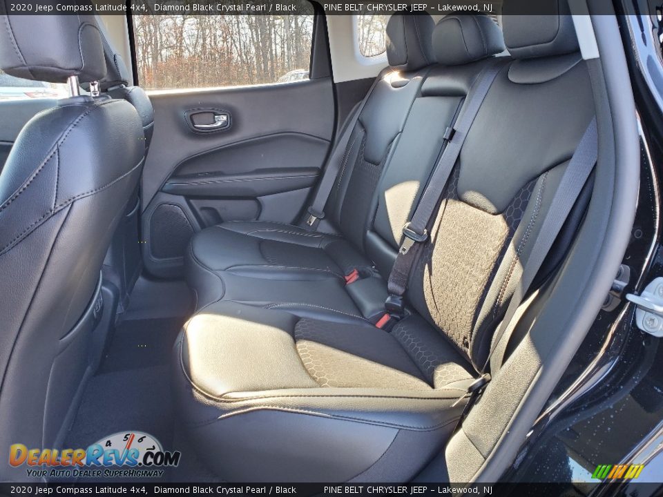 2020 Jeep Compass Latitude 4x4 Diamond Black Crystal Pearl / Black Photo #6