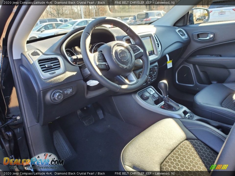2020 Jeep Compass Latitude 4x4 Diamond Black Crystal Pearl / Black Photo #7