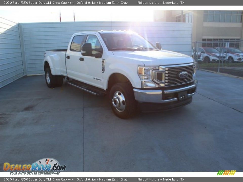 2020 Ford F350 Super Duty XLT Crew Cab 4x4 Oxford White / Medium Earth Gray Photo #2