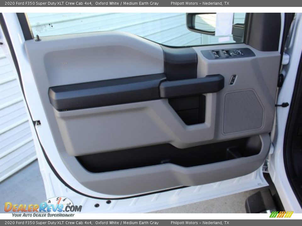 2020 Ford F350 Super Duty XLT Crew Cab 4x4 Oxford White / Medium Earth Gray Photo #9