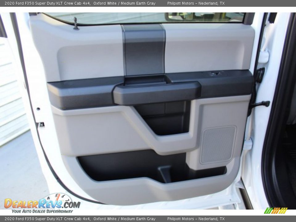 2020 Ford F350 Super Duty XLT Crew Cab 4x4 Oxford White / Medium Earth Gray Photo #18