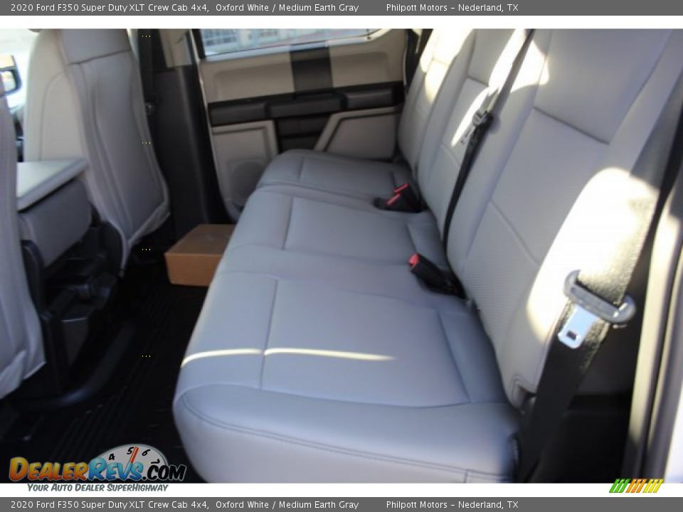 2020 Ford F350 Super Duty XLT Crew Cab 4x4 Oxford White / Medium Earth Gray Photo #19