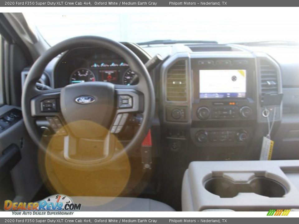 2020 Ford F350 Super Duty XLT Crew Cab 4x4 Oxford White / Medium Earth Gray Photo #20