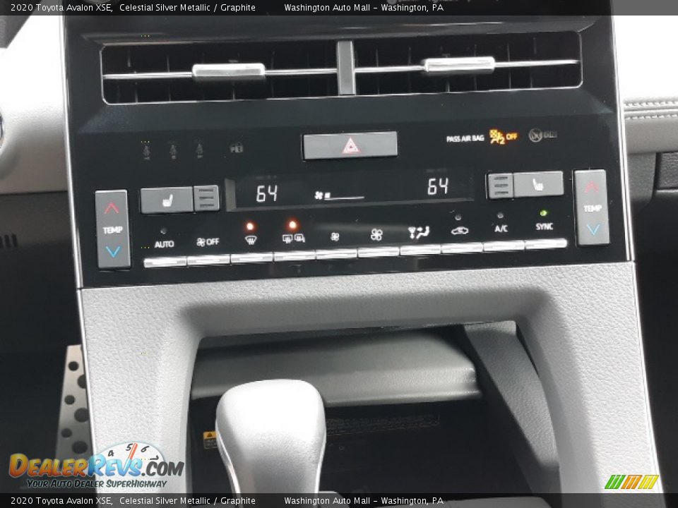 Controls of 2020 Toyota Avalon XSE Photo #14