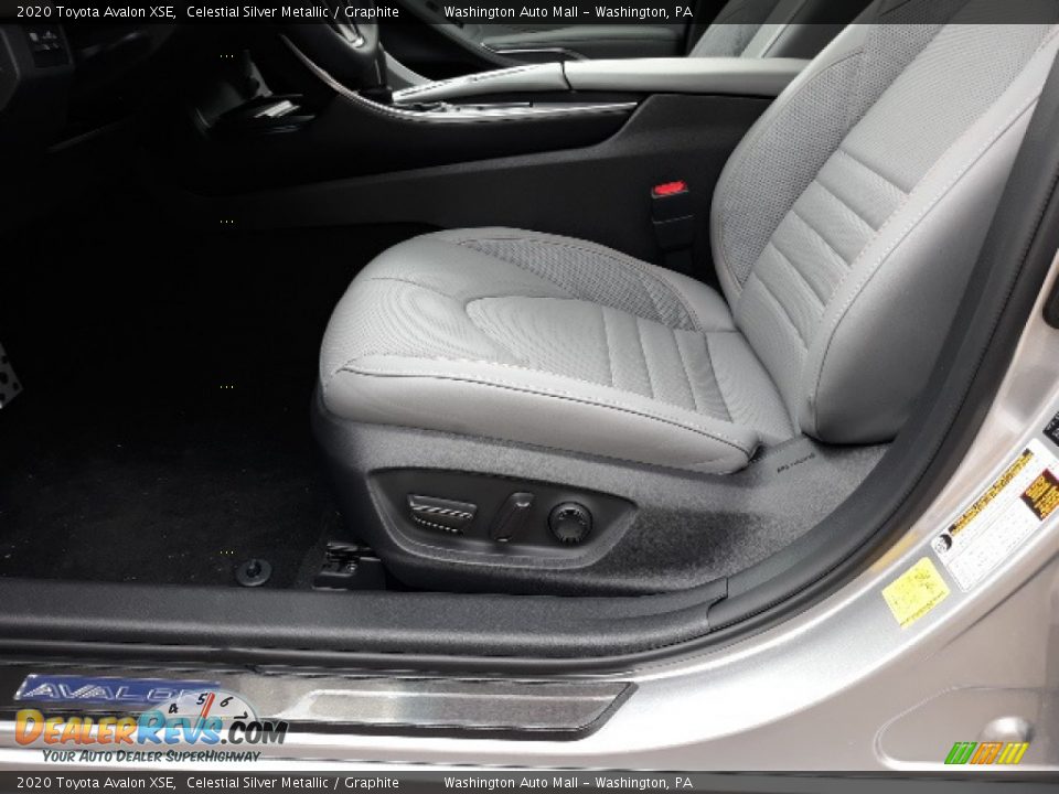 Front Seat of 2020 Toyota Avalon XSE Photo #24
