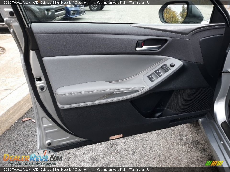 Door Panel of 2020 Toyota Avalon XSE Photo #25