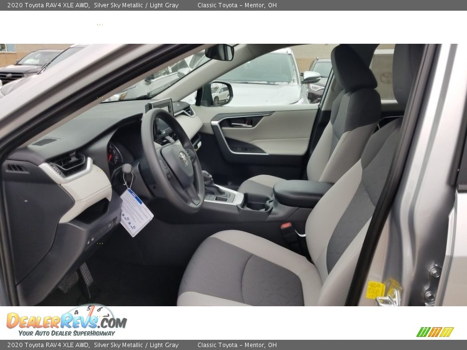 2020 Toyota RAV4 XLE AWD Silver Sky Metallic / Light Gray Photo #2