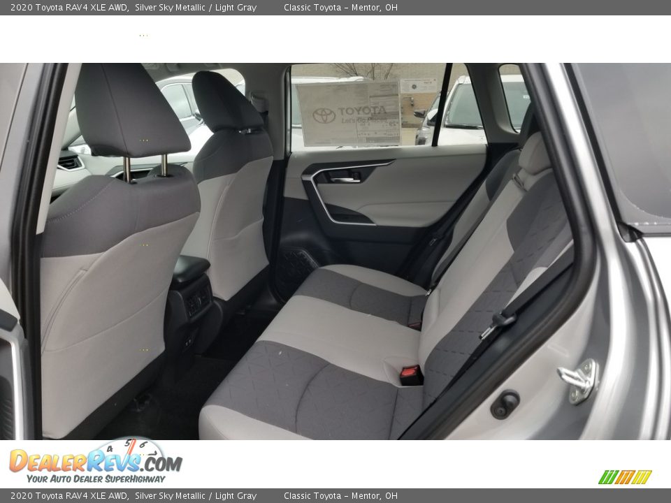 2020 Toyota RAV4 XLE AWD Silver Sky Metallic / Light Gray Photo #3