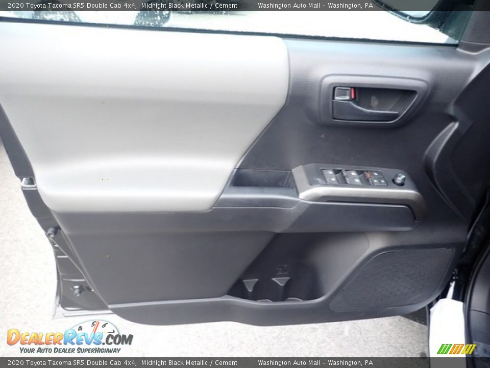 2020 Toyota Tacoma SR5 Double Cab 4x4 Midnight Black Metallic / Cement Photo #14