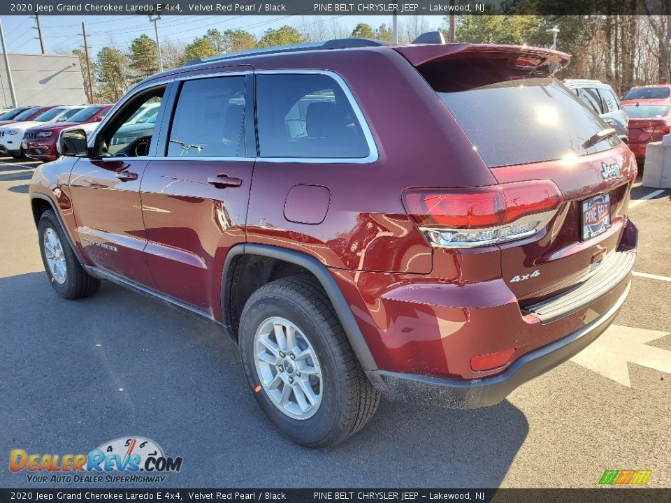 2020 Jeep Grand Cherokee Laredo E 4x4 Velvet Red Pearl / Black Photo #4