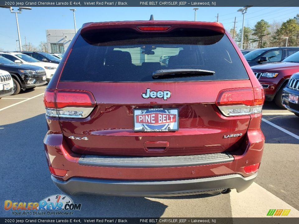 2020 Jeep Grand Cherokee Laredo E 4x4 Velvet Red Pearl / Black Photo #5