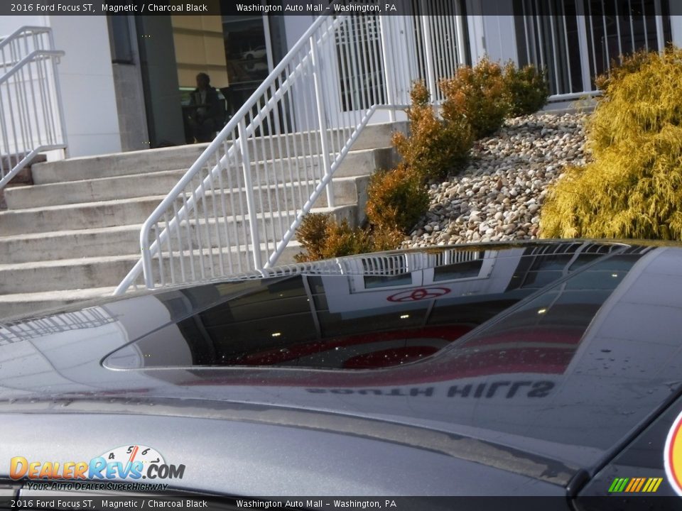 2016 Ford Focus ST Magnetic / Charcoal Black Photo #5