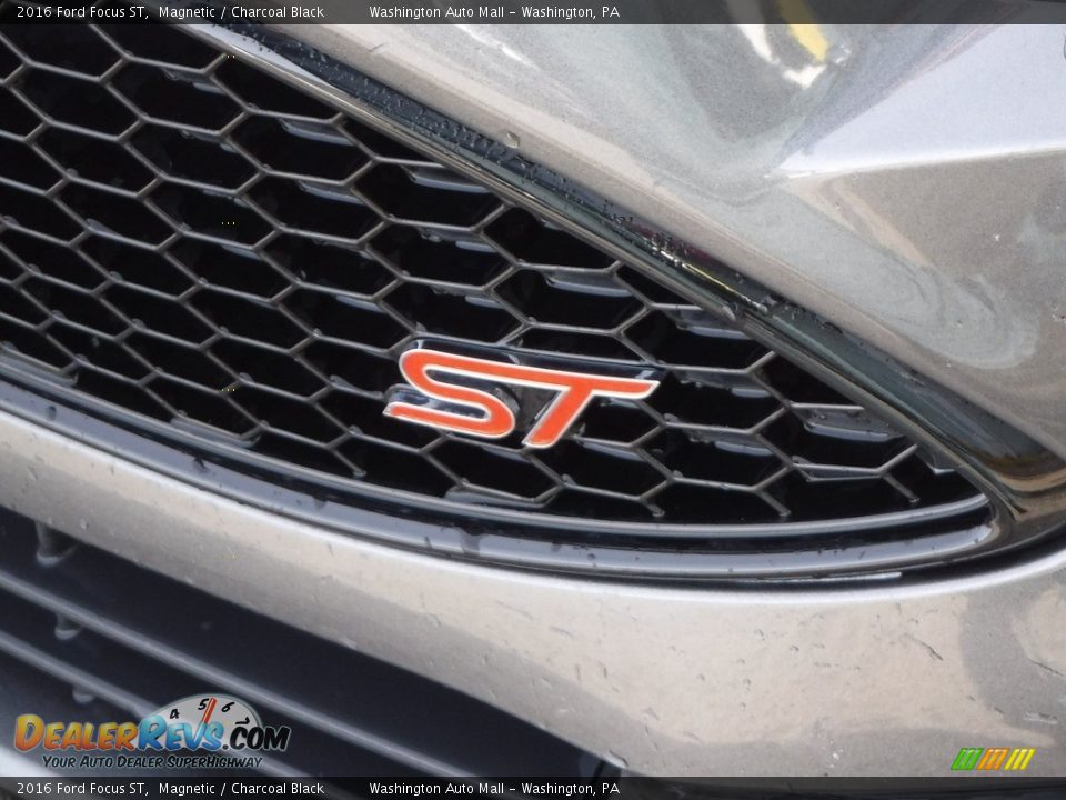 2016 Ford Focus ST Magnetic / Charcoal Black Photo #7