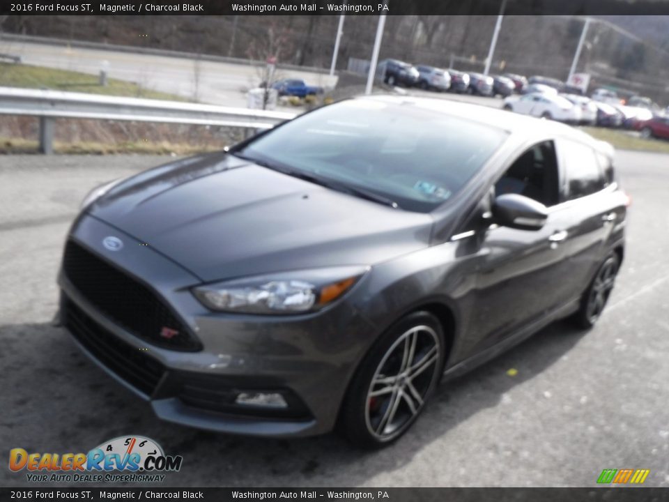 2016 Ford Focus ST Magnetic / Charcoal Black Photo #8