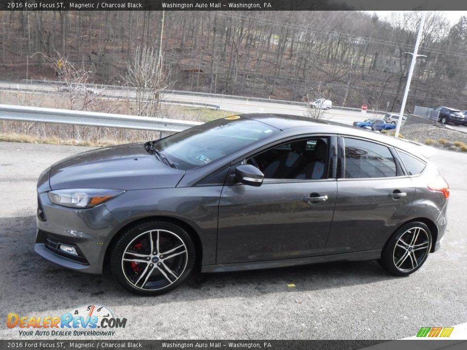 2016 Ford Focus ST Magnetic / Charcoal Black Photo #9