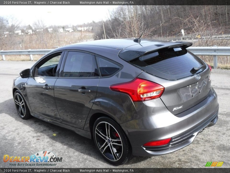 2016 Ford Focus ST Magnetic / Charcoal Black Photo #10