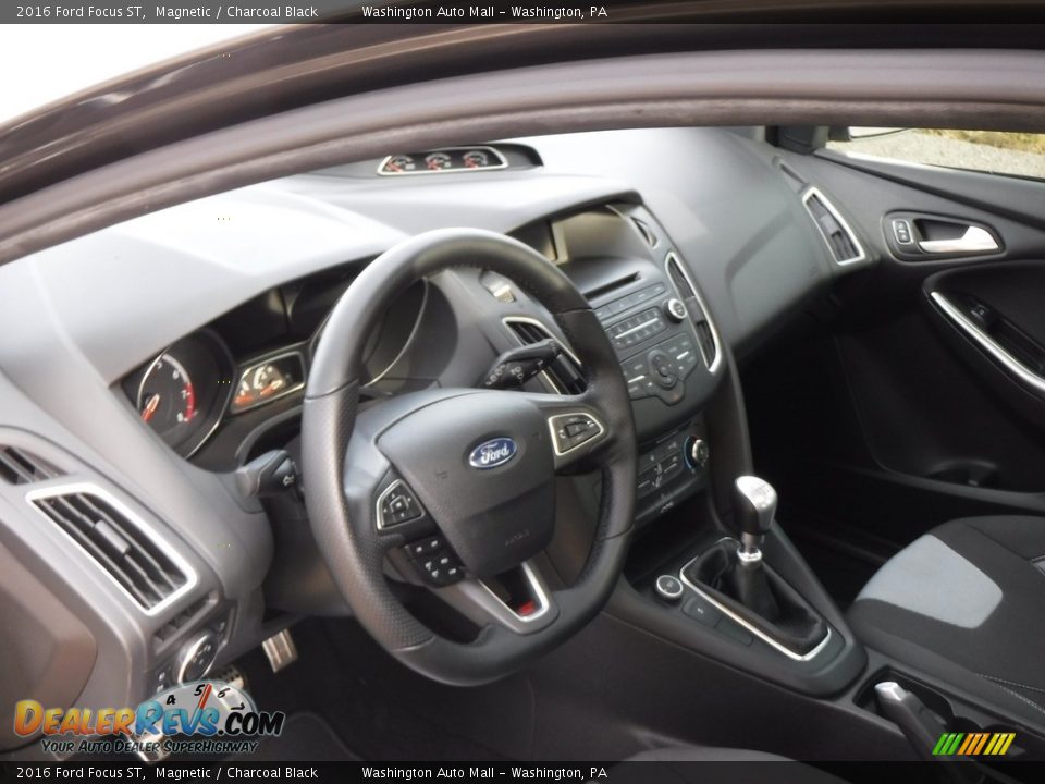 2016 Ford Focus ST Magnetic / Charcoal Black Photo #17